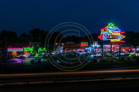 Route 66- New Neon Sign in Uranus, MO © PicsbyJax -0094.jpg