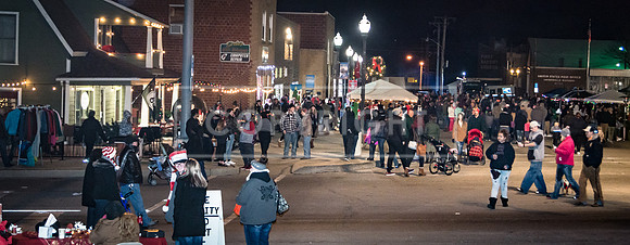 Christmas on the Square 2016 (c)PicsbyJax #waynesvilledowntownbusinessassociation #waynesvillemo #cityofWaynesville #route66 #getyourpicsonroute66 #picsbyjax-2512.jpg