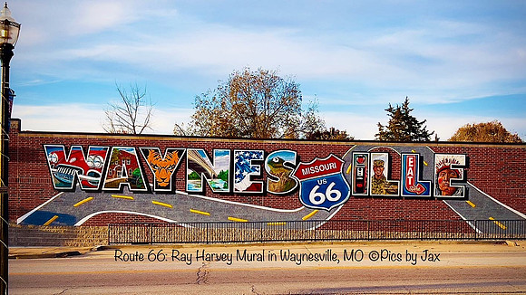 Route 66:Ray Harvey Mural in Waynesville, MO