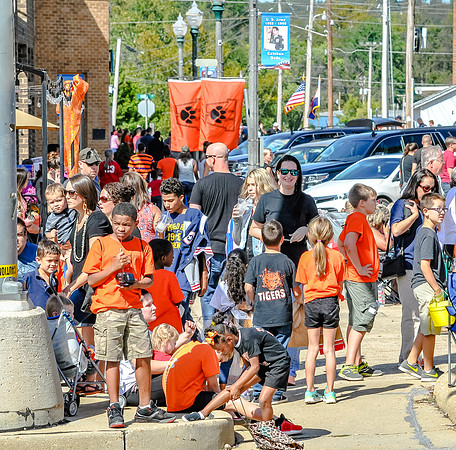 Route 66- Homecoming Parade in Waynesville, MO (C)2017PicsbyJax #WHS #waynesvillehomecoming2017 #WMS #tigerpride #getyourpicsonroute66 #picsbyjax -0050.jpg
