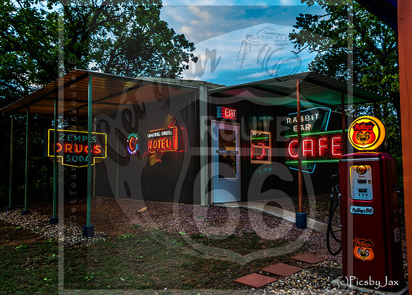 Route 66- Arcadia Neon Fest 2017 Trip (c)PicsbyJax #route66 #arcadia #oklahoma #neonfest2017 #route66roadtrip #getyourpicsonroute66 #picsbyjax -8914.jpg