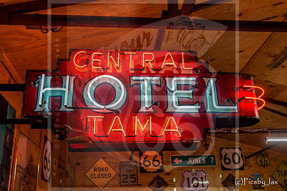 Route 66- Arcadia Neon Fest 2017 Trip (c)PicsbyJax #route66 #arcadia #oklahoma #neonfest2017 #route66roadtrip #getyourpicsonroute66 #picsbyjax -8986.jpg