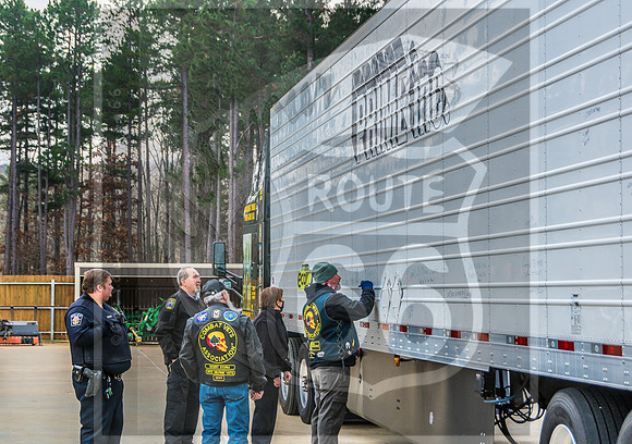 Wreaths Across America Delivery 2020-5268.jpg