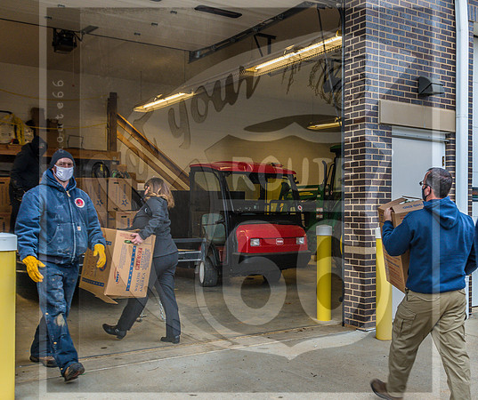 Wreaths Across America Delivery 2020-5287.jpg