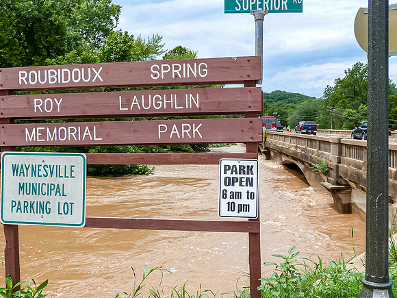 Route 66 Roubidoux 2013 Flood.jpg
